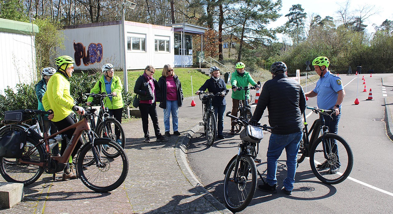 24 03 26 Sicher Unterwegs Mit Dem E Bike Kriminalkommissar Schultz Gab Wertvolle Tipps
