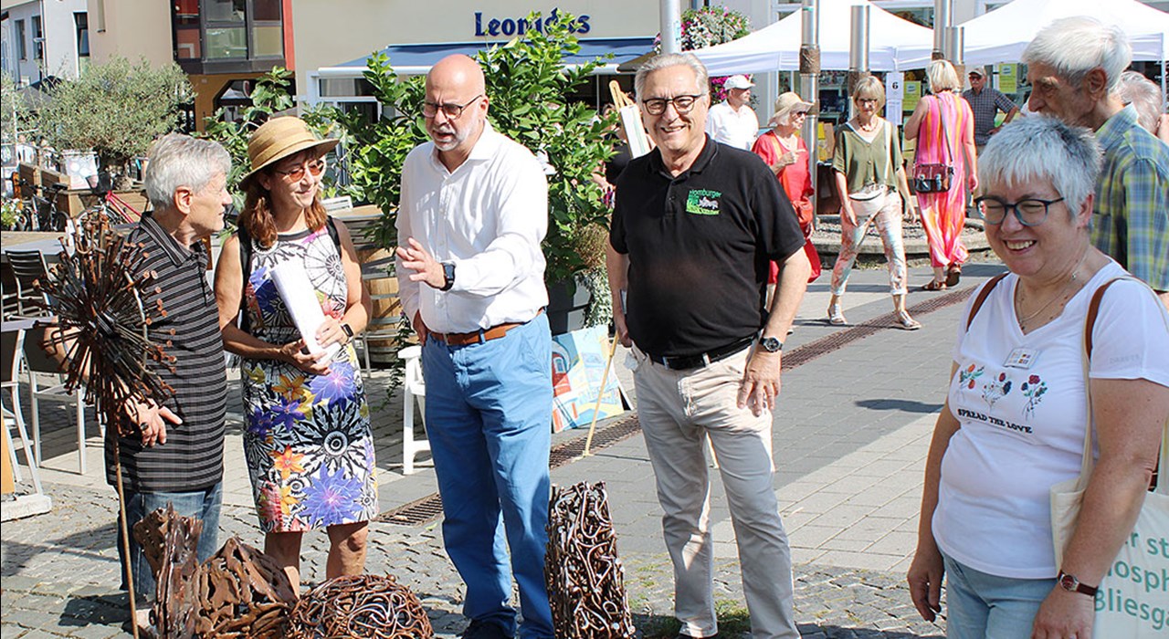 24 09 04 11. Artmosphäre Prägte Die Gesamte Innenstadt Open Air Galerie Mit Mehr Als 100 Künstlerinnen Und Künstlern