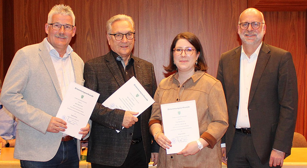24 11 04 Neue Ehrenamtliche Beigeordnete Von Oberbürgermeister Michael Forster Vereidigt  Raimund Konrad, Peter Fuchs Und Nathalie Kroj Wurden Vom Stadtrat Gewählt