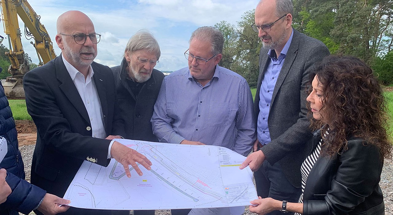 24 05 08 Der Heutige Spatenstich Ist Ein Stück Zukunft Für Die Stadt Homburg