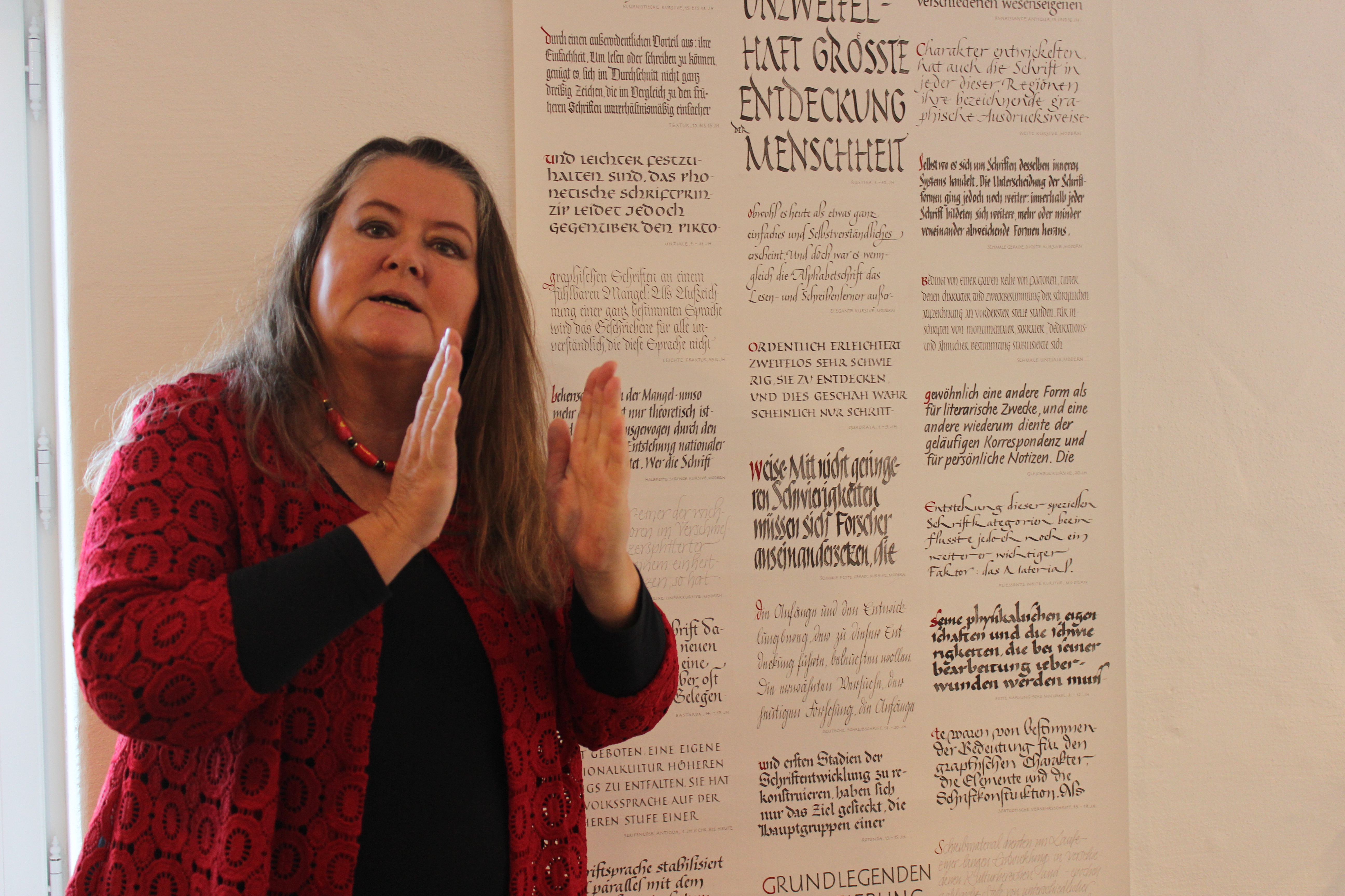 Kunstausstellung: Katharina Pieper „Federleicht – Wenn Gedanken Flügel tragen“ zwei- und dreidimensionale Schriftkunst