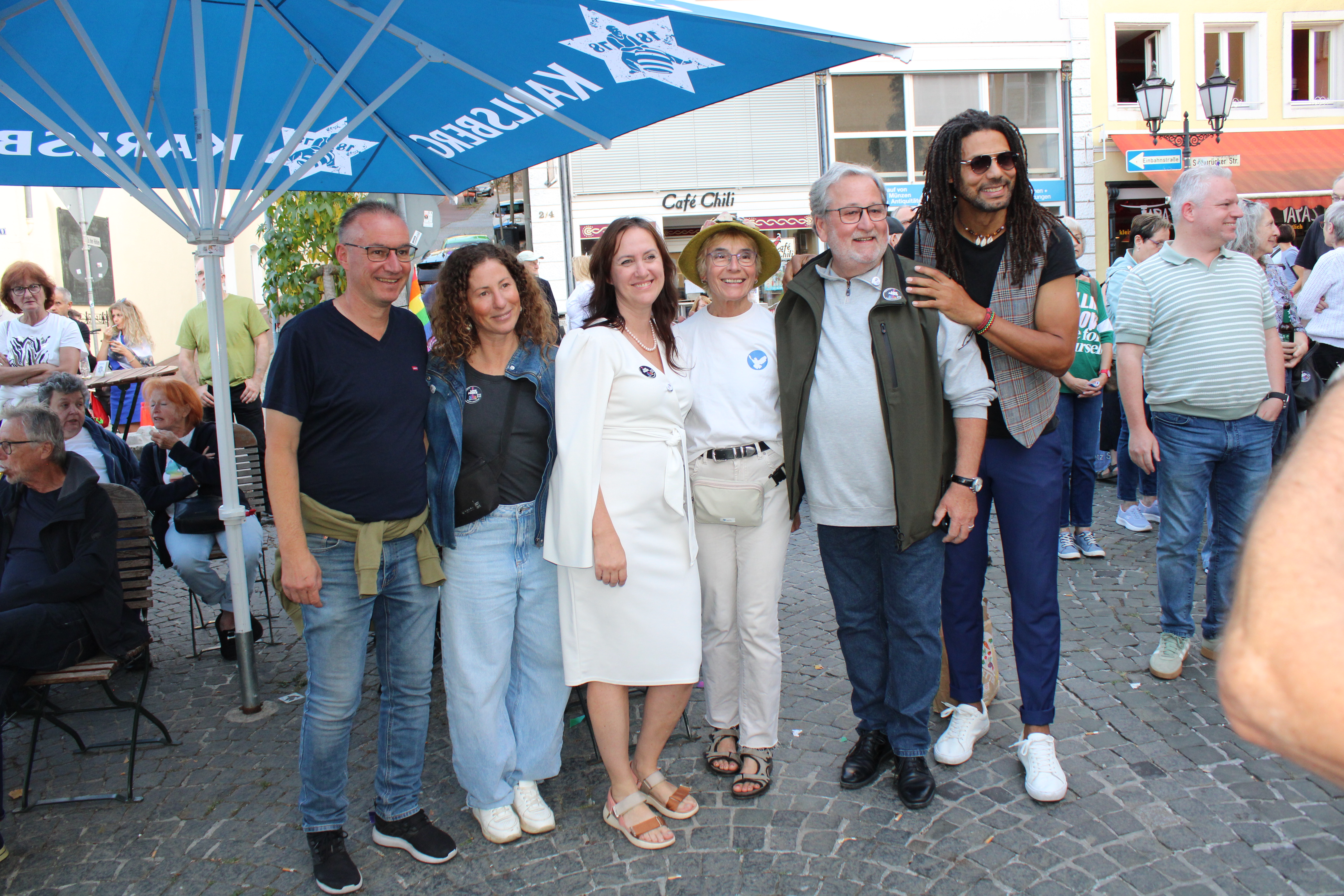 Bürgermeister Rippel beim Live Peace-Konzert auf dem Homburger Marktplatz 