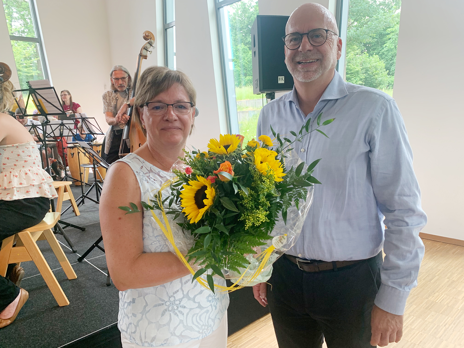 Musikschulfest wird zur Bühne für eine besondere Ehrung - Carola Ulrich ist seit 25 Jahren Leiterin der Einrichtung