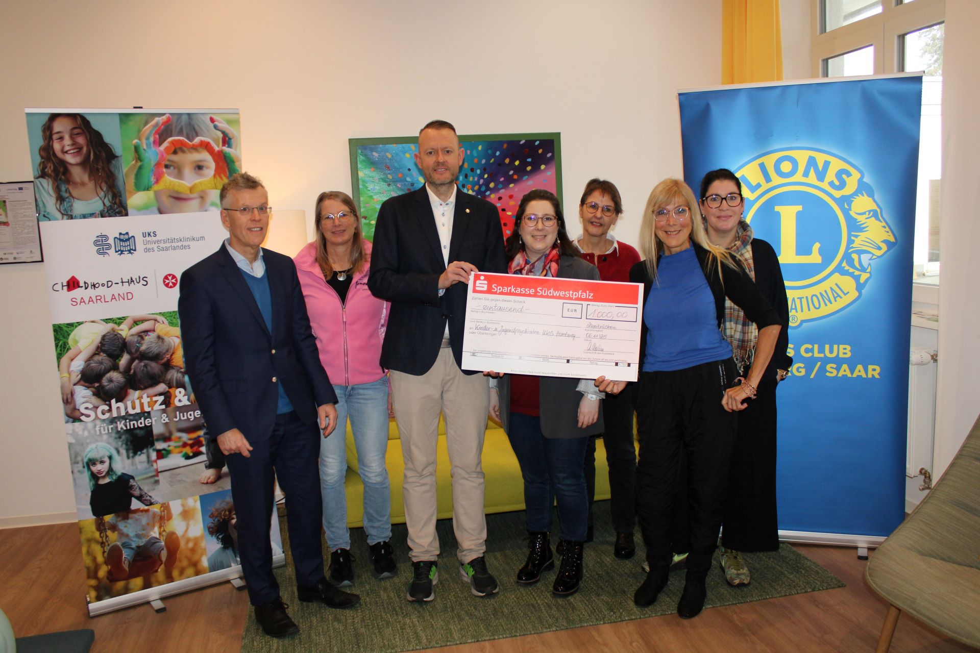 Lions Club Homburg spendet für Childhood-Haus am UKS