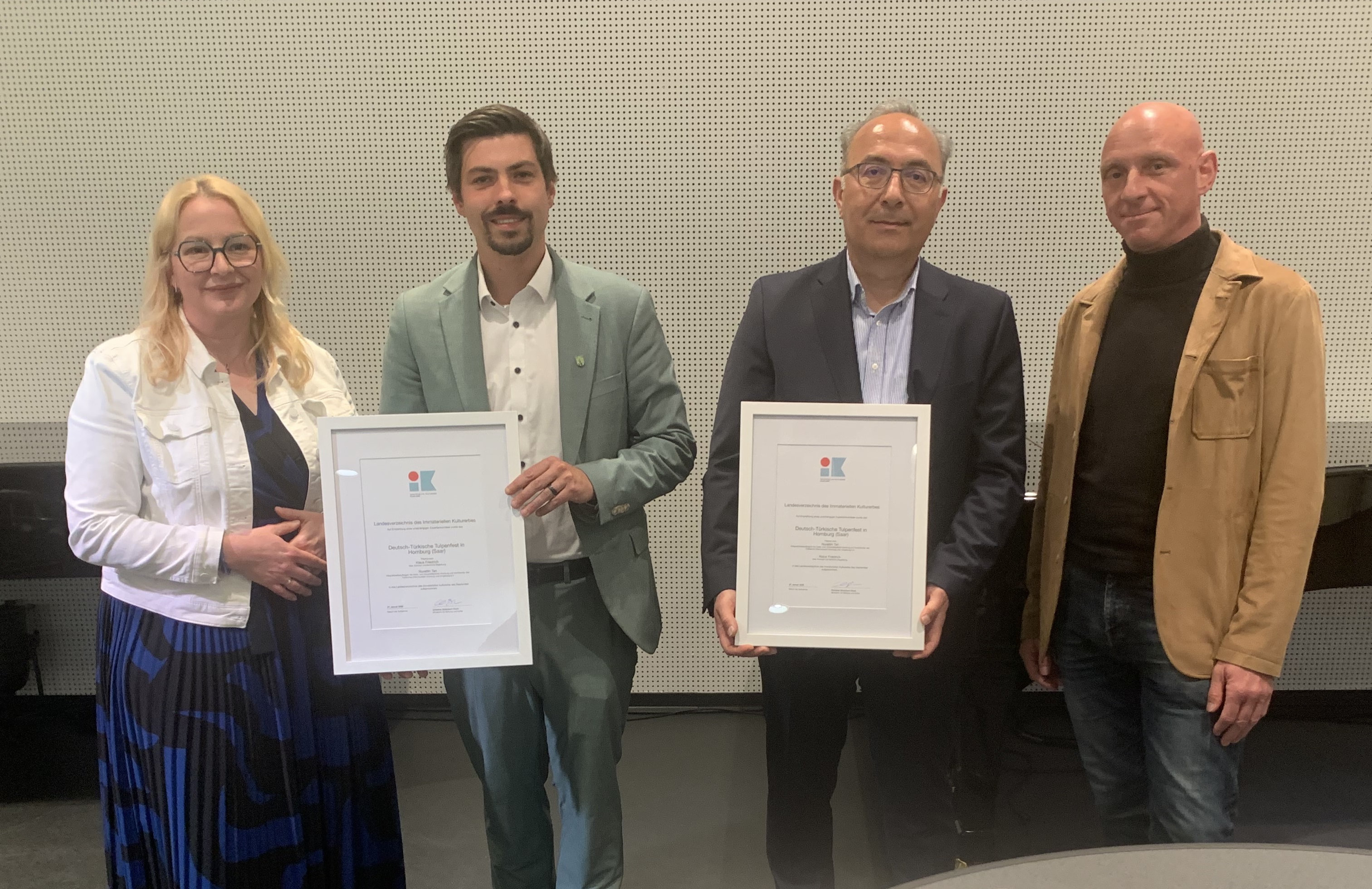 Delegation aus Homburg nahm in Saarbrücken Urkunde für das Deutsch-Türkische Tulpenfest entgegen